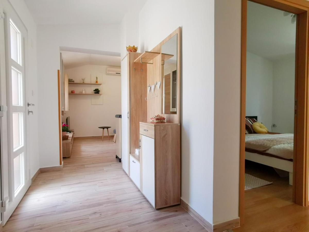 Holiday House Nela Лабин Екстер'єр фото