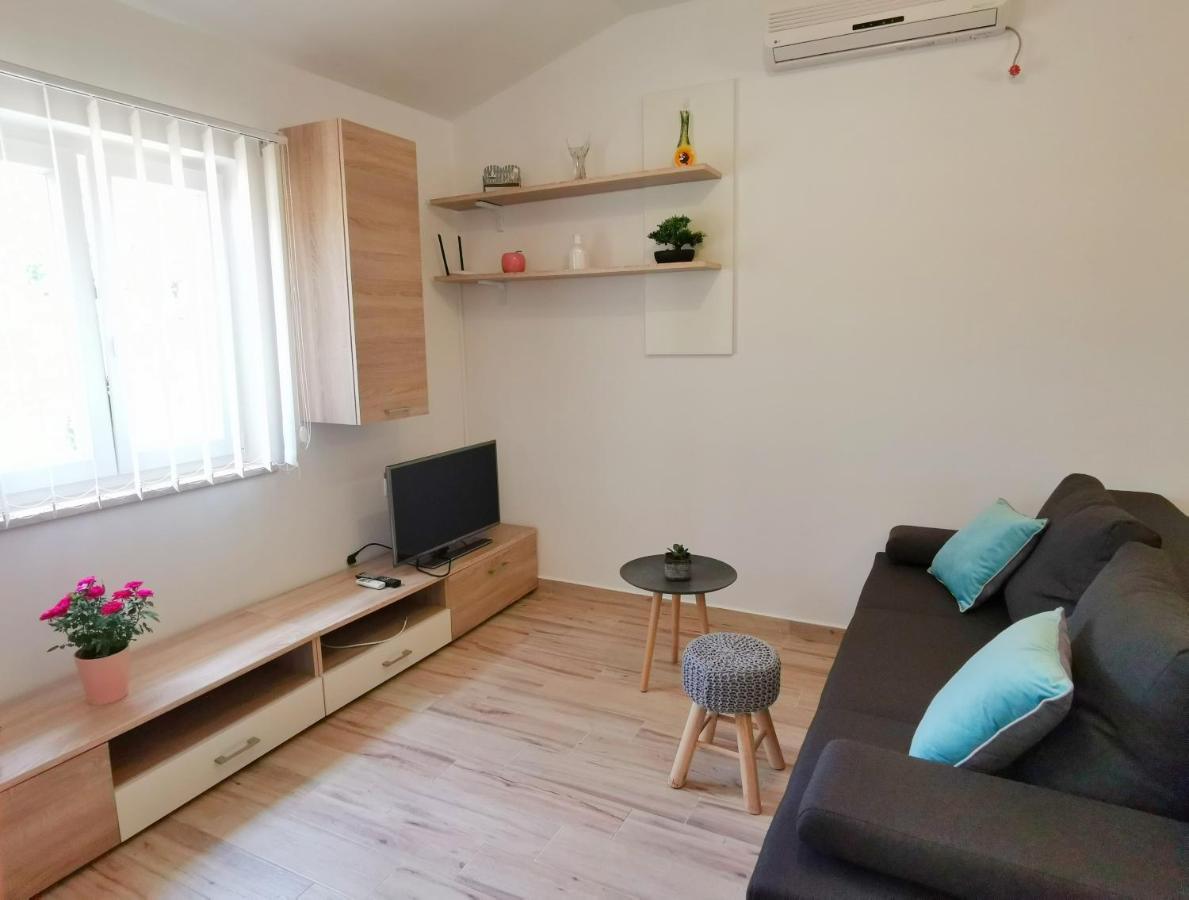 Holiday House Nela Лабин Екстер'єр фото
